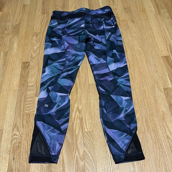 Lululemon Inspire Tight II (Mesh) Pretty Prism Multi / Black size 6 - Picture 9 of 10